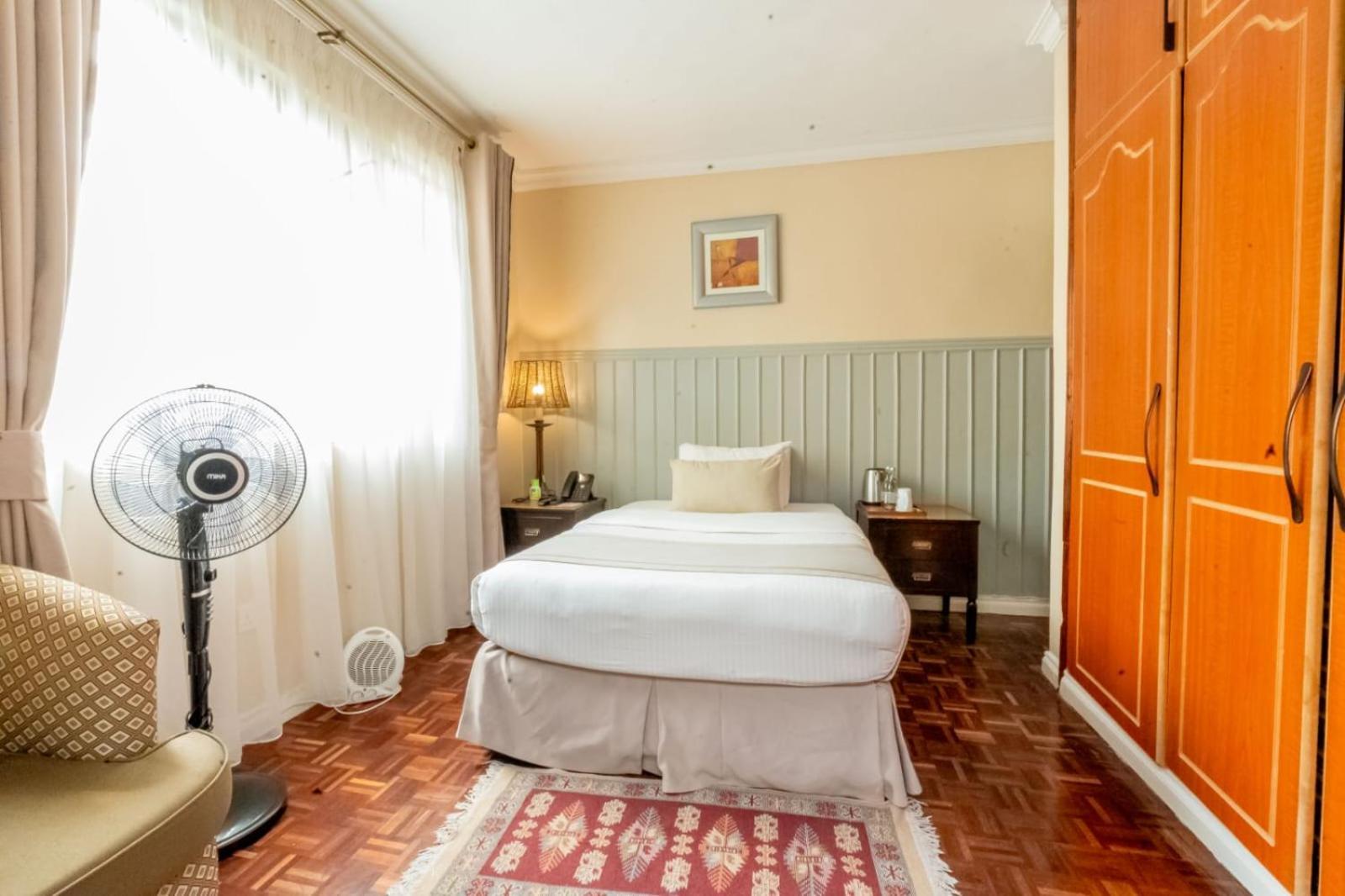 Cozy Stead Hotel Nairobi Exterior photo